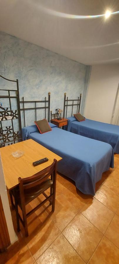 Hostal Del Campo Arevalo Bagian luar foto
